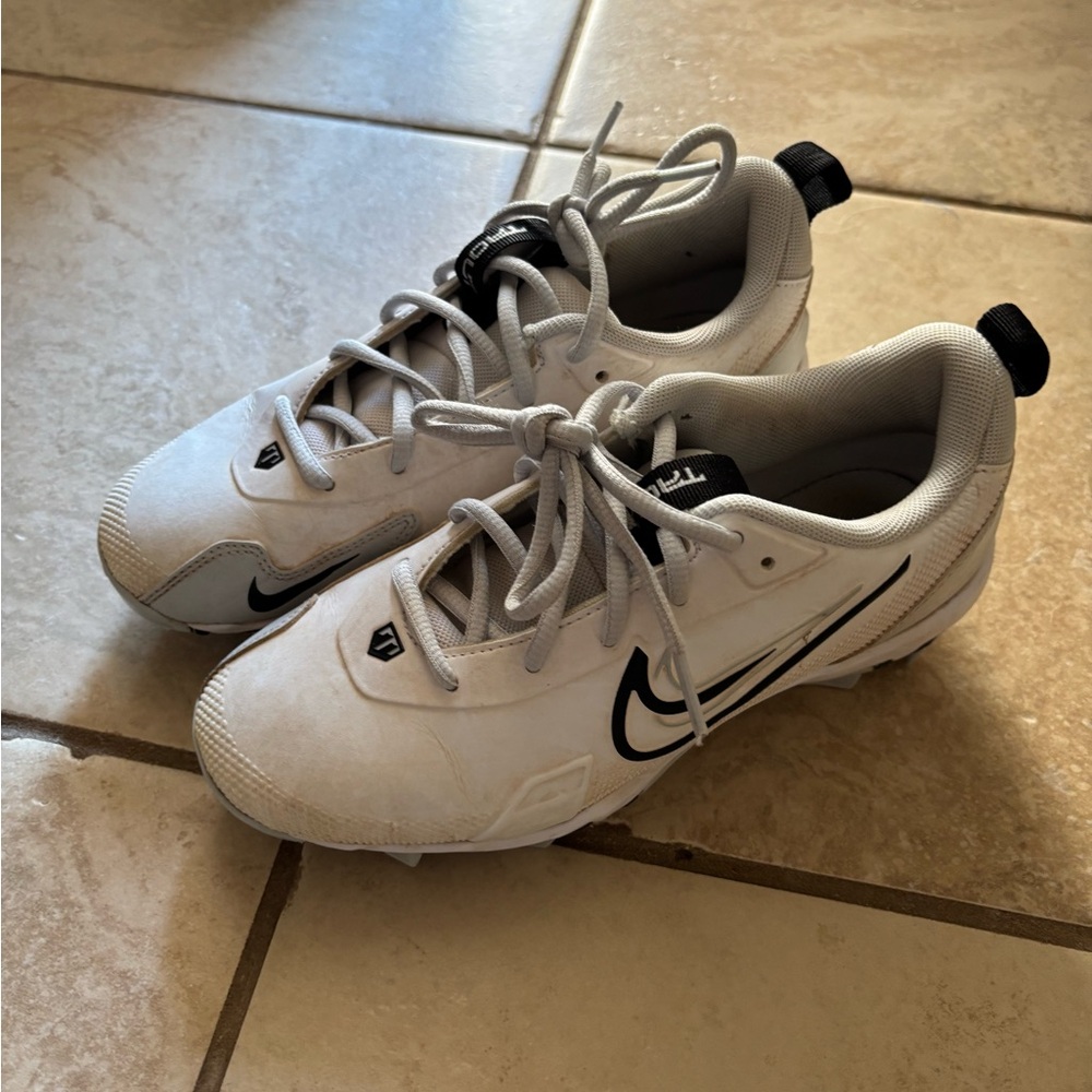 Nike Kids White and Black Baseball Cleats